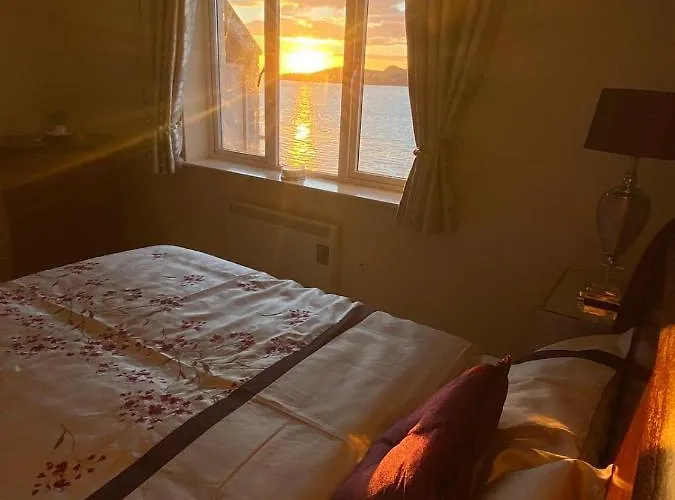 No.21 Sandpiper's Nest *